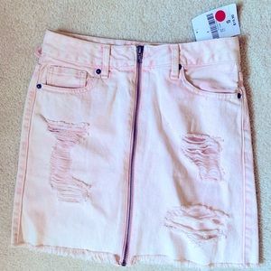 Baby pink mini skirt. Forever 21. Tags on.